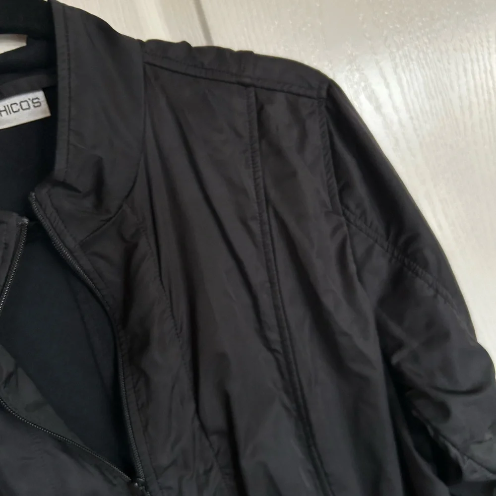 Chico’s black lightweight ruched zip front windbreaker jacket size 2 Large - Picture 6 of 10